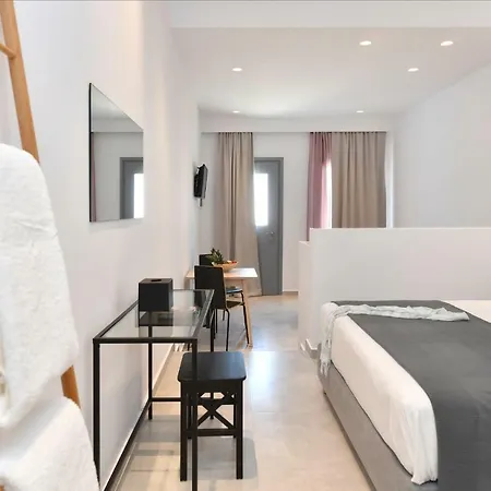 Harmony Naousa (Paros)